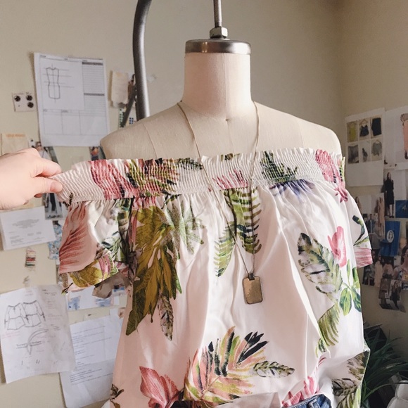 Off shoulder top - Picture 2 of 4